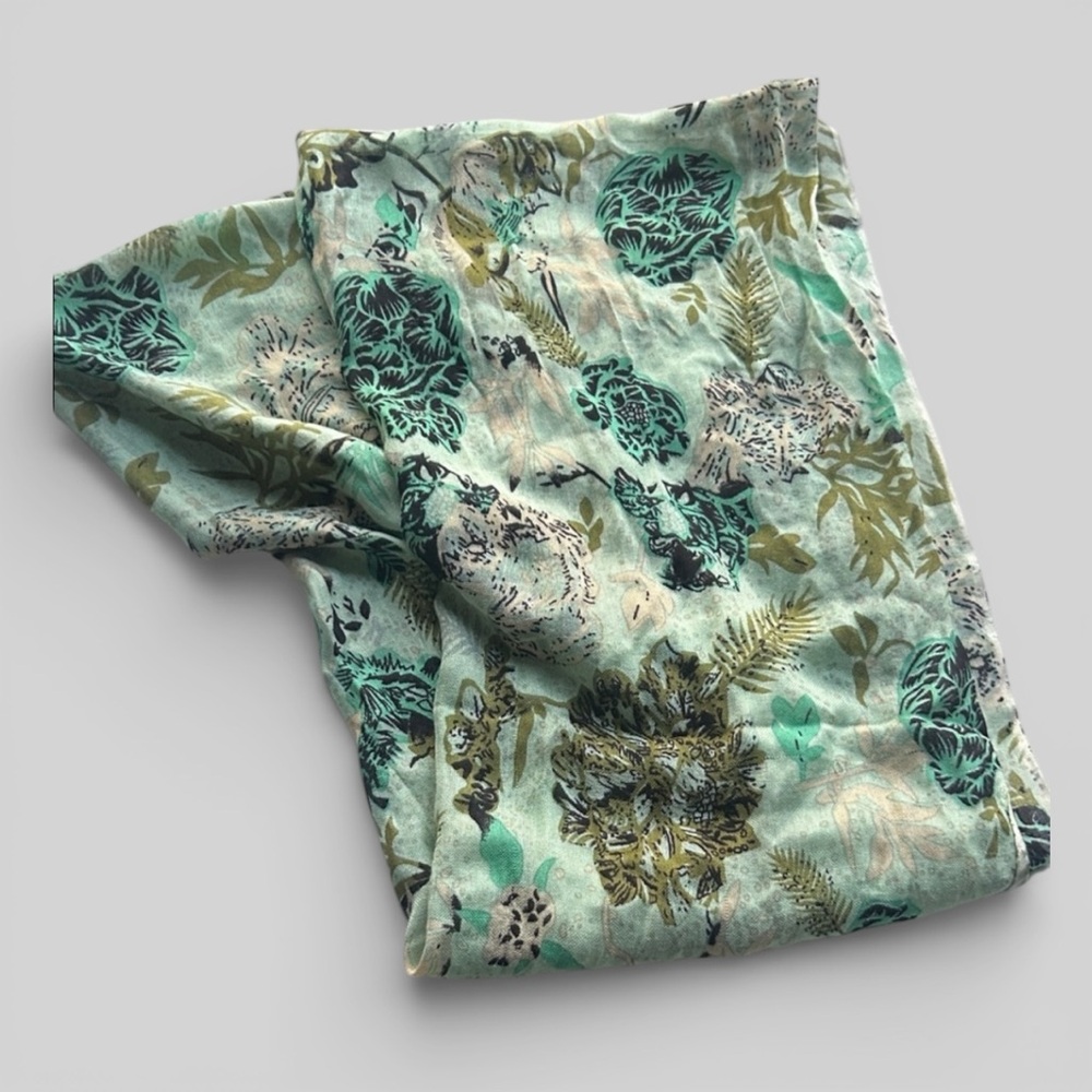 World Market tropical nature animal print viscose wrap scarf mobwife green